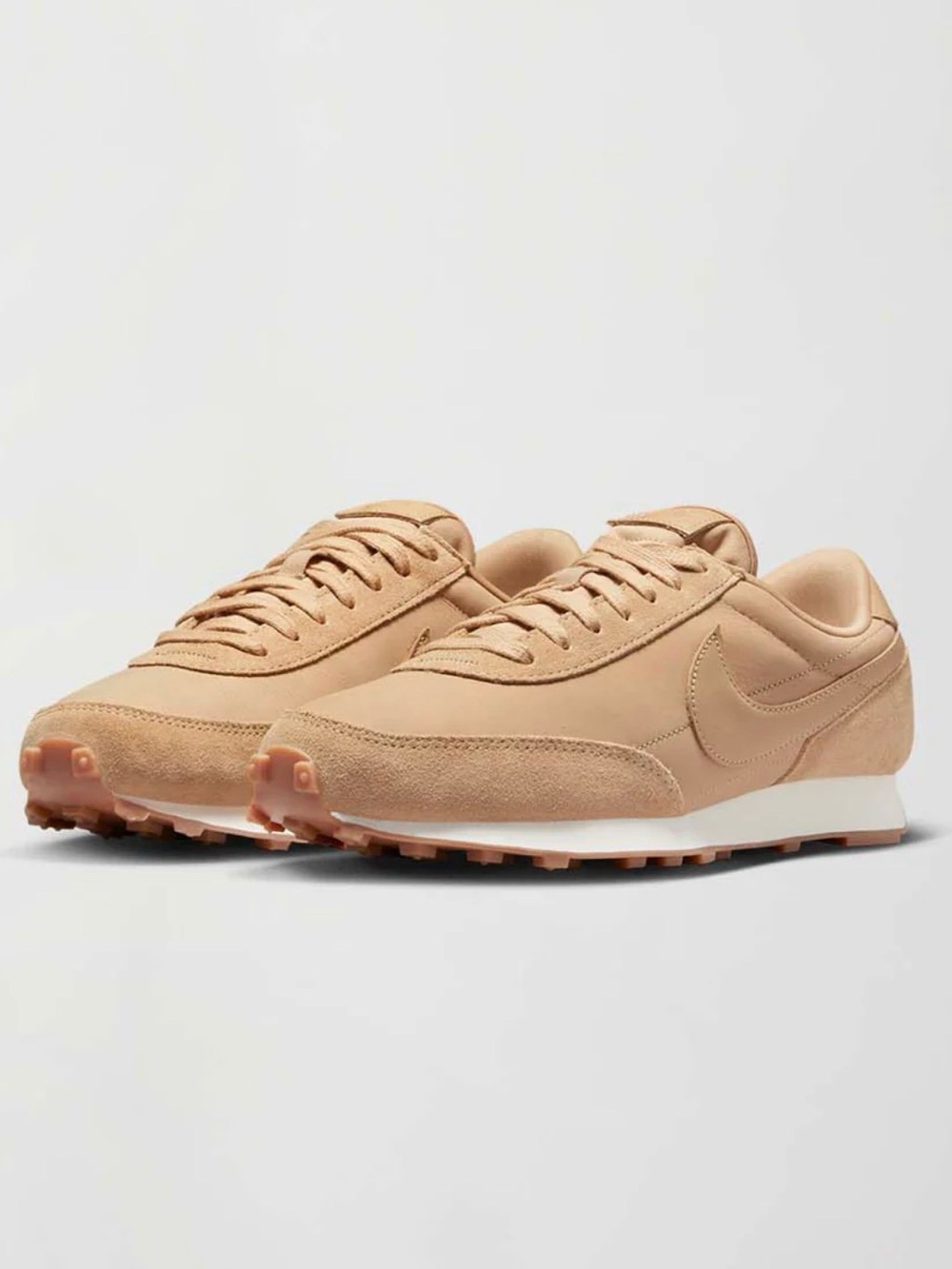 NWOT Nike Women’s DBreak PRM Size: 9 Color: Vachetta Tan
